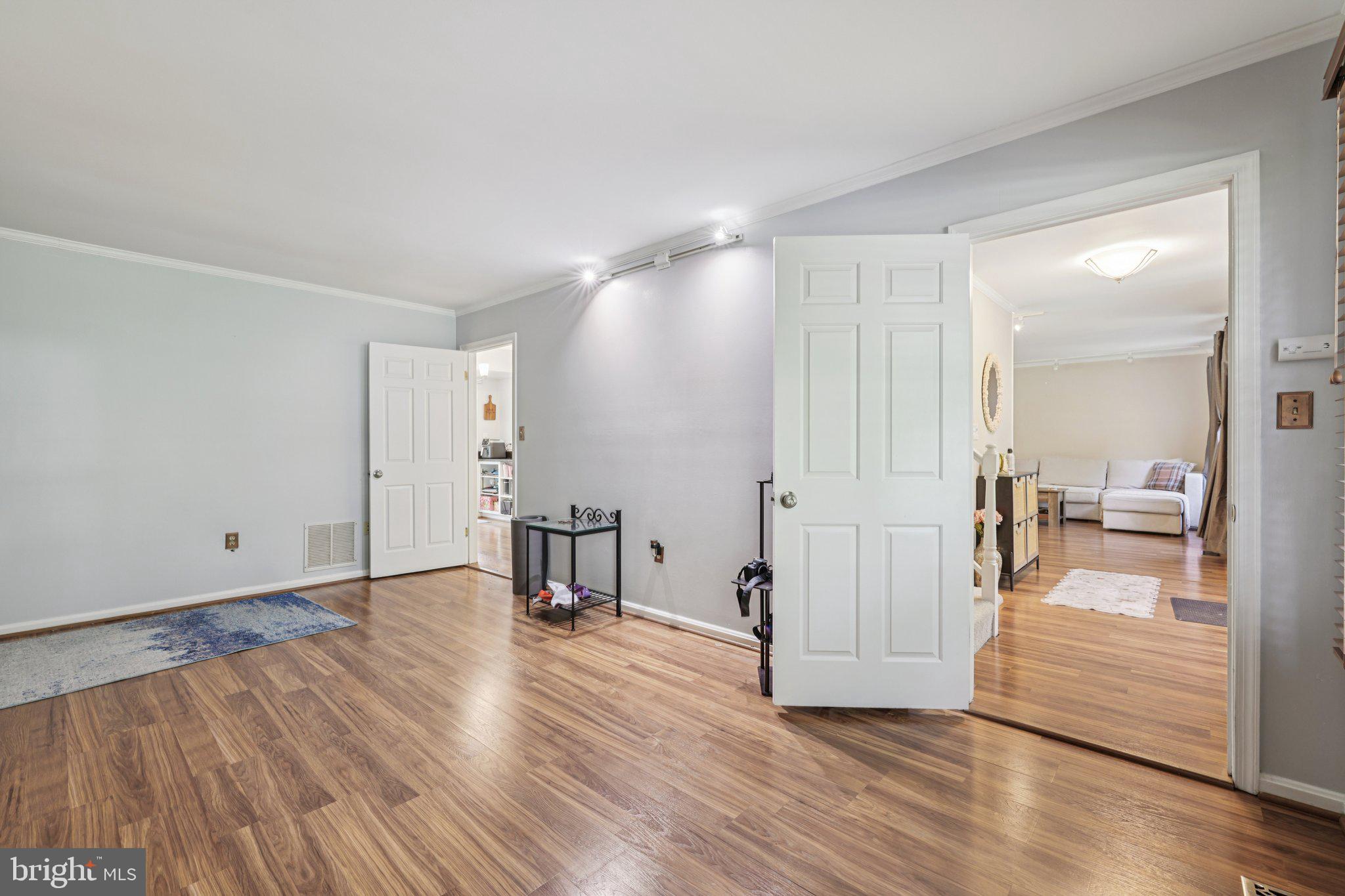 GLENMONT - Residential