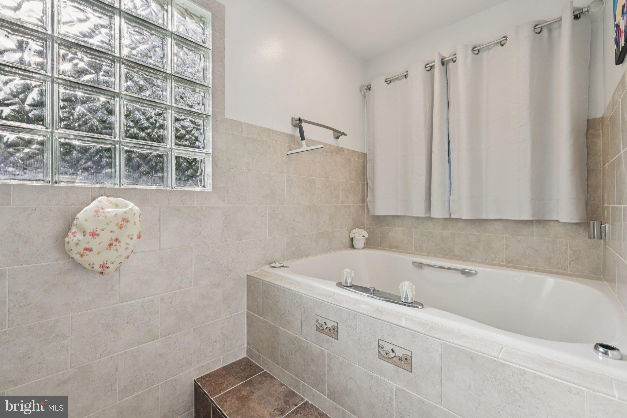 GLENMONT - Residential