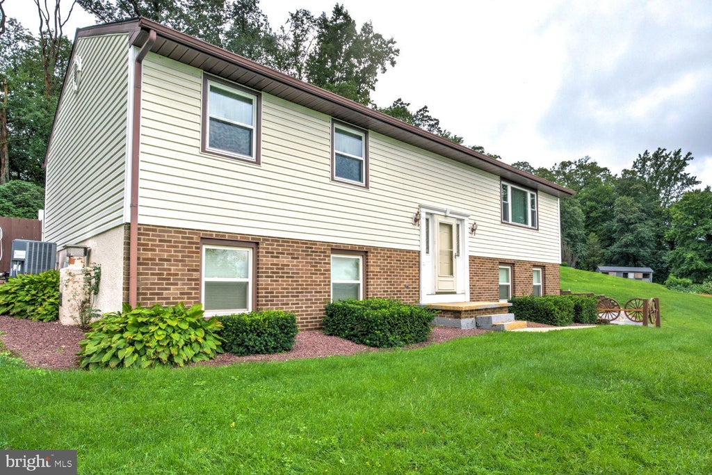 Photo of 5356 Old Strasburg Road, KINZERS, PA 17535 (MLS # PALA2095068)