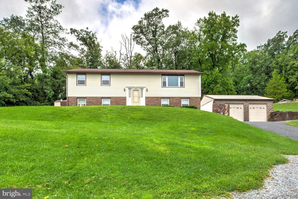 Photo of 5356 Old Strasburg Road, KINZERS, PA 17535 (MLS # PALA2095068)