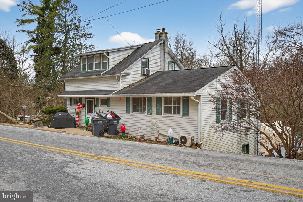 Photo of 272 Slackwater Road, MILLERSVILLE, PA 17551 (MLS # PALA2082418)