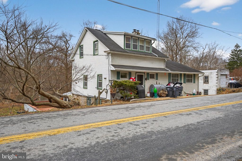 Photo of 272 Slackwater Road, MILLERSVILLE, PA 17551 (MLS # PALA2082418)
