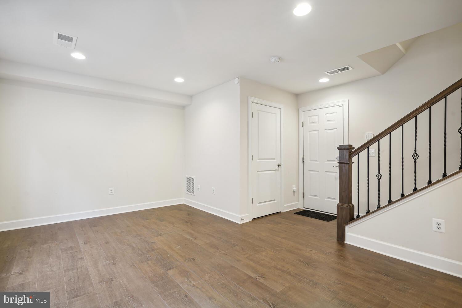 AMBROSE HILLS - Residential