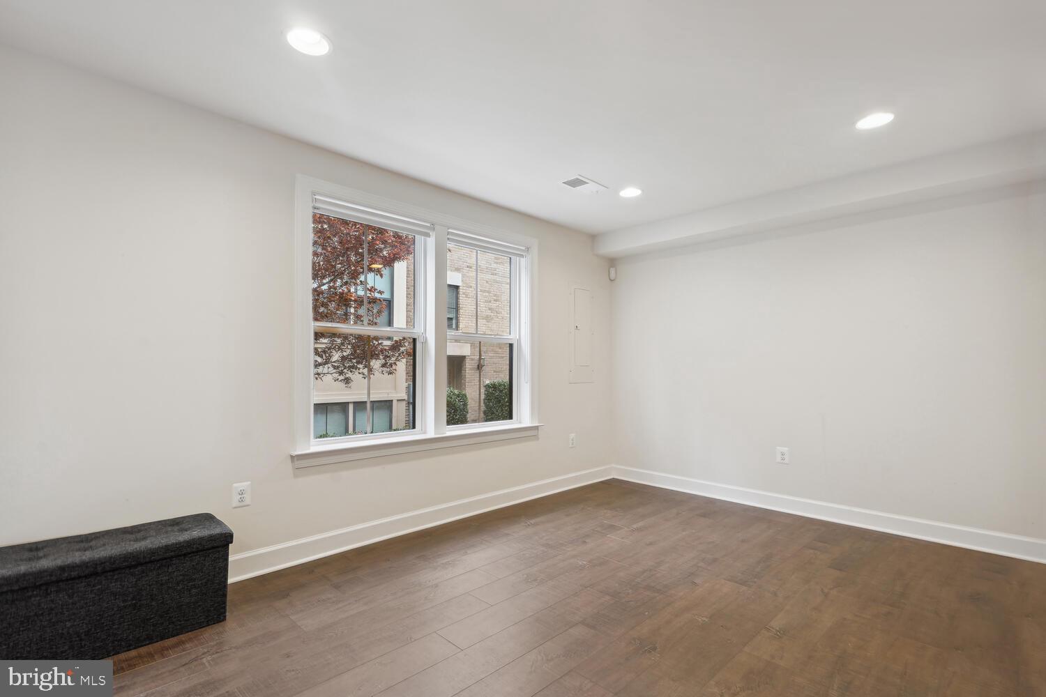 AMBROSE HILLS - Residential