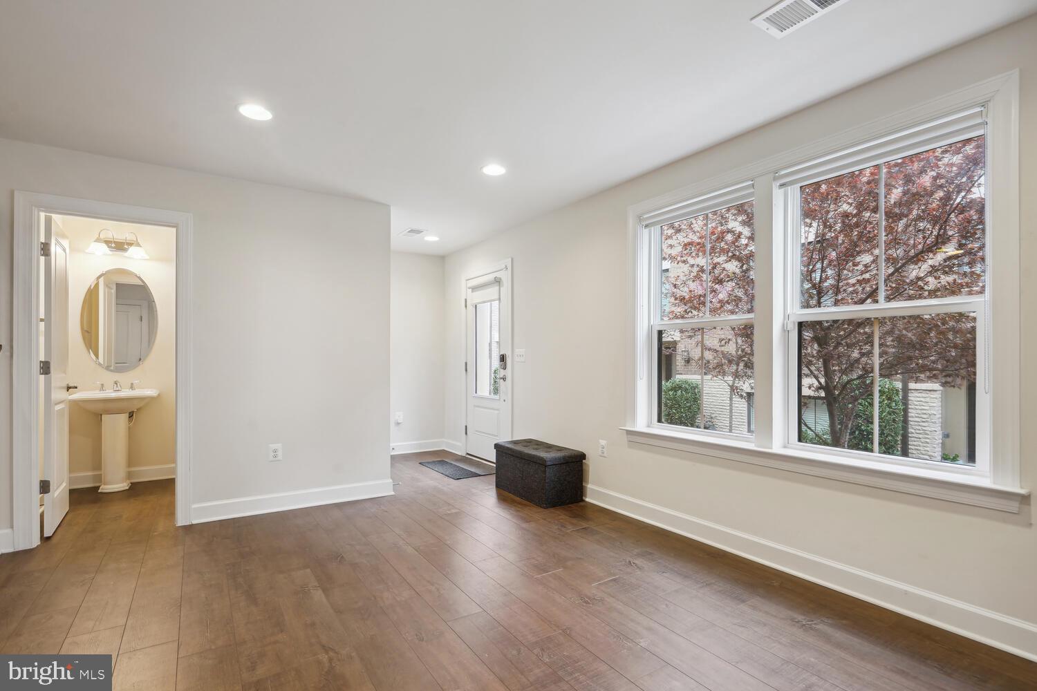 AMBROSE HILLS - Residential