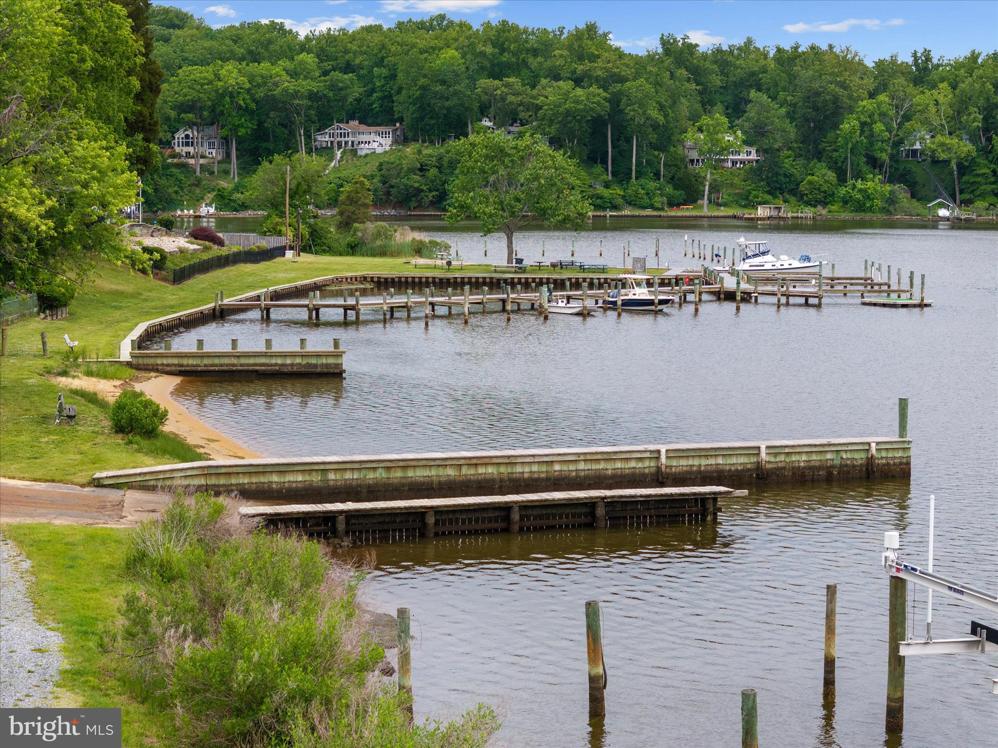 GLEN ISLE ESTATES - Residential
