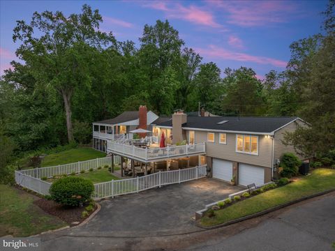 Homes For Sale - 508 Walnut Drive<br/> Anne Arundel County, RIVA, MD 21140