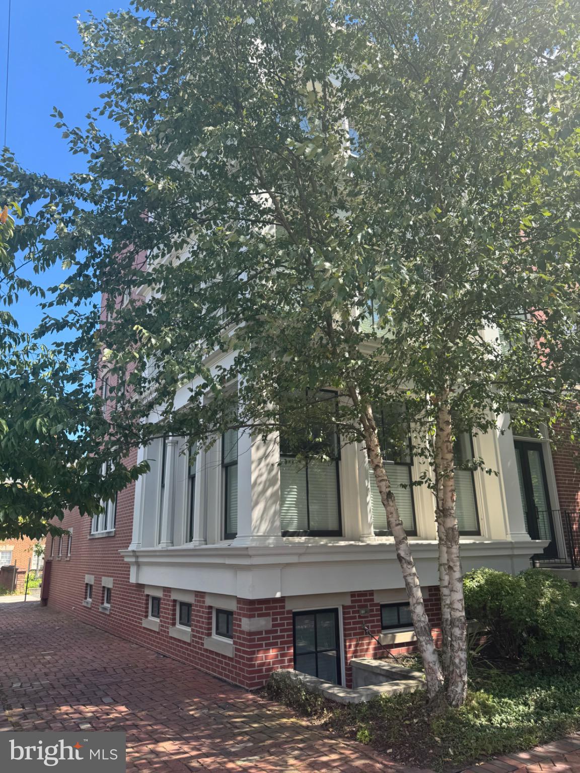 325 N N. COLUMBUS STREET