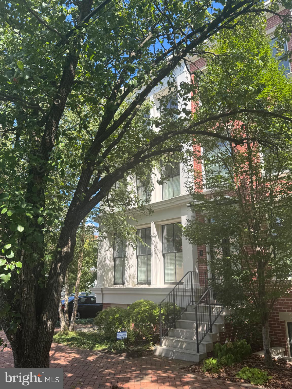325 N N. COLUMBUS STREET