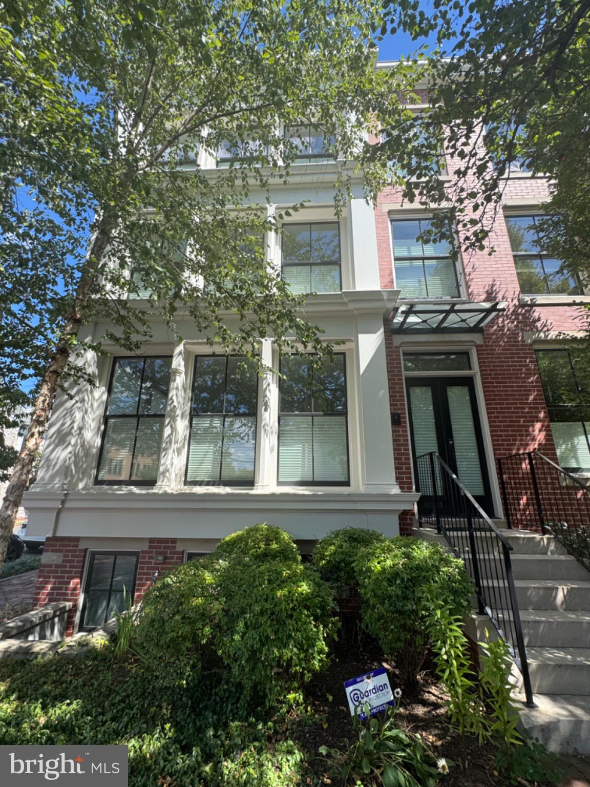 325 N N. COLUMBUS STREET