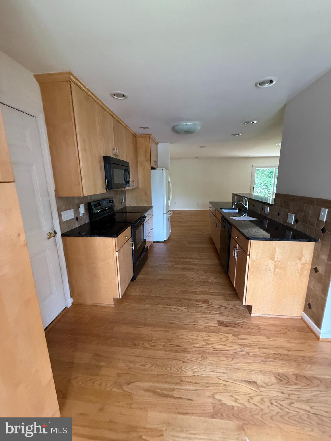2133 FREDA DRIVE