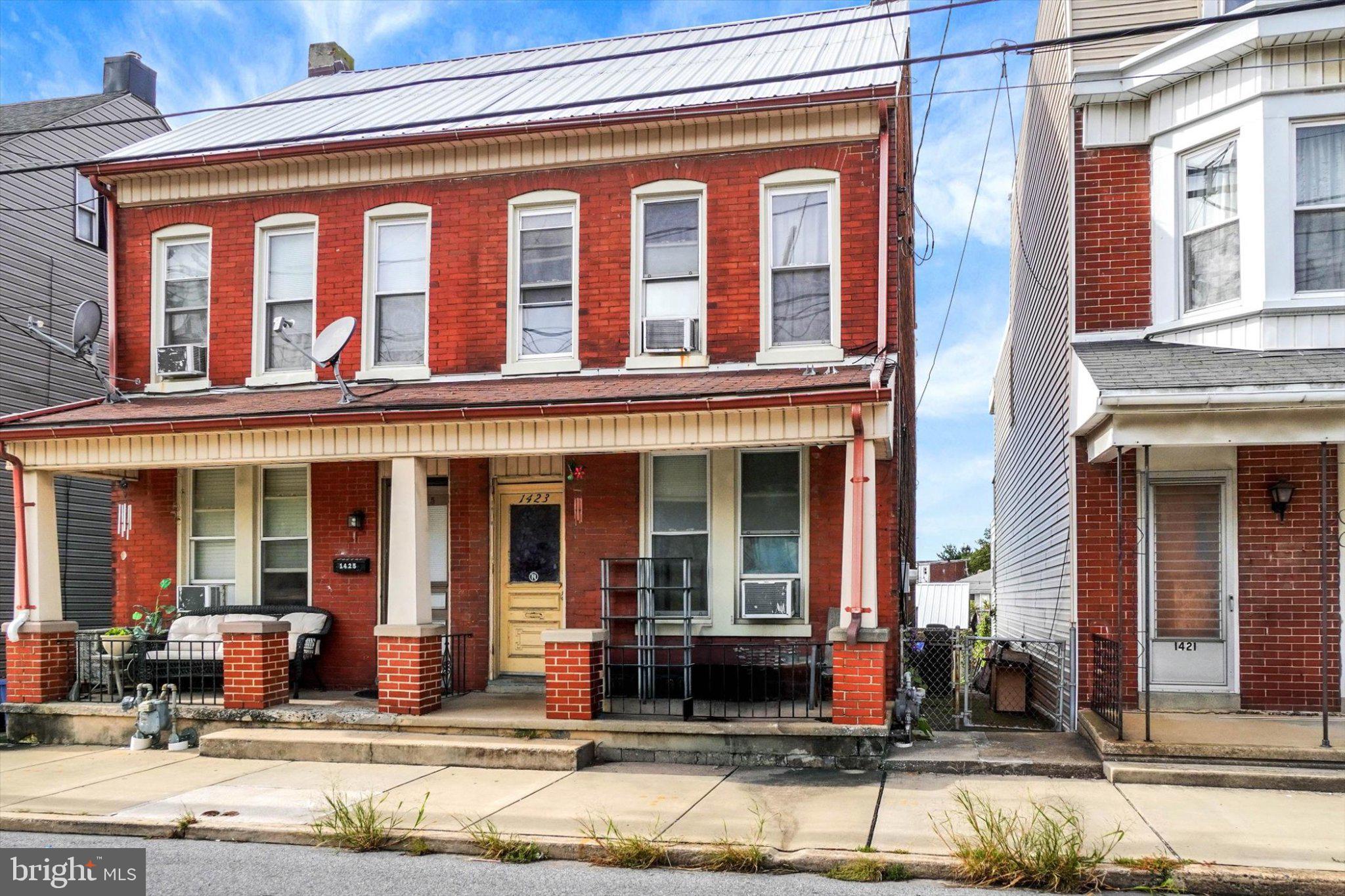 1423 W KING STREET