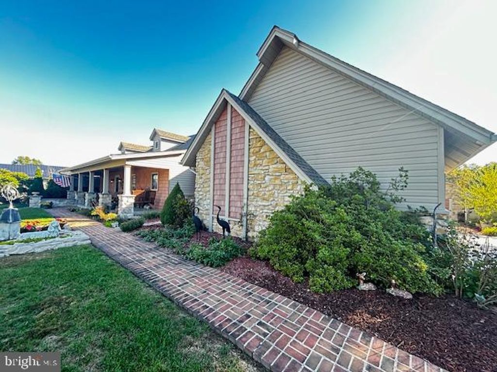 Photo of 46 Pin Oak Lane, GETTYSBURG, PA 17325 (MLS # PAAD2020238)