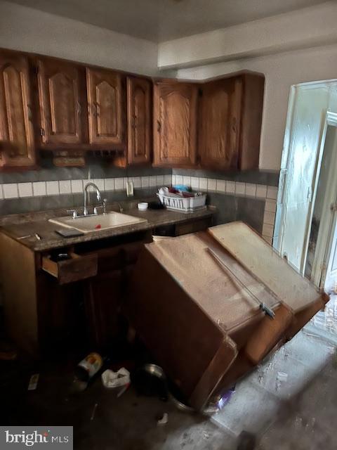 EAST KENSINGTON - Residential