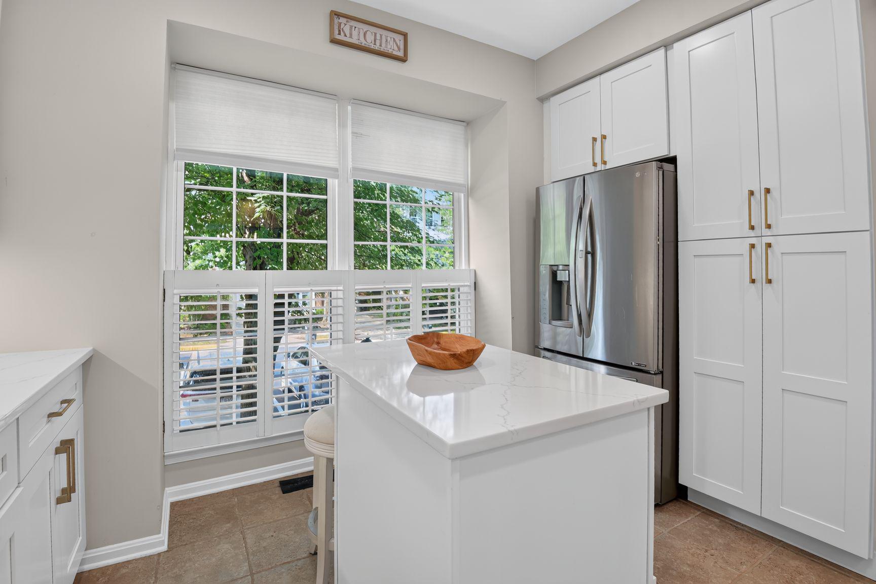 20752 BREEZY POINT