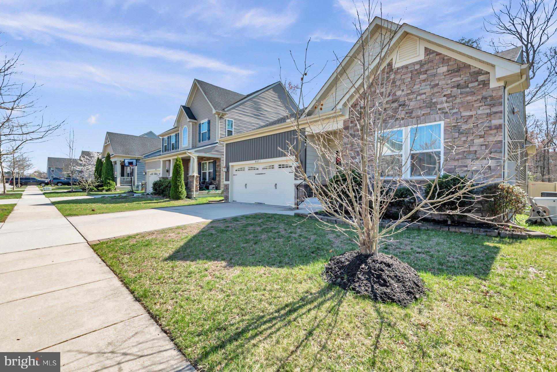 807 CREEKSIDE VILLAGE BOULEVARD