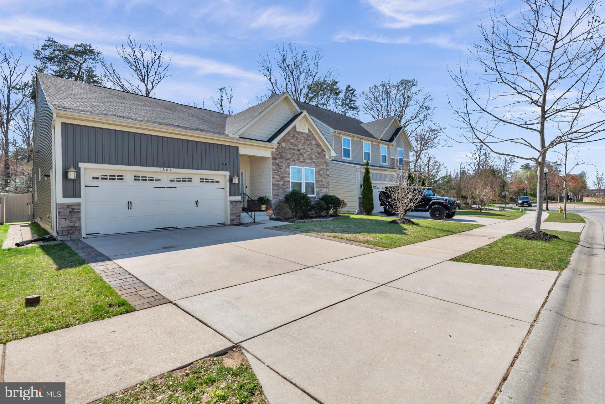 807 CREEKSIDE VILLAGE BOULEVARD