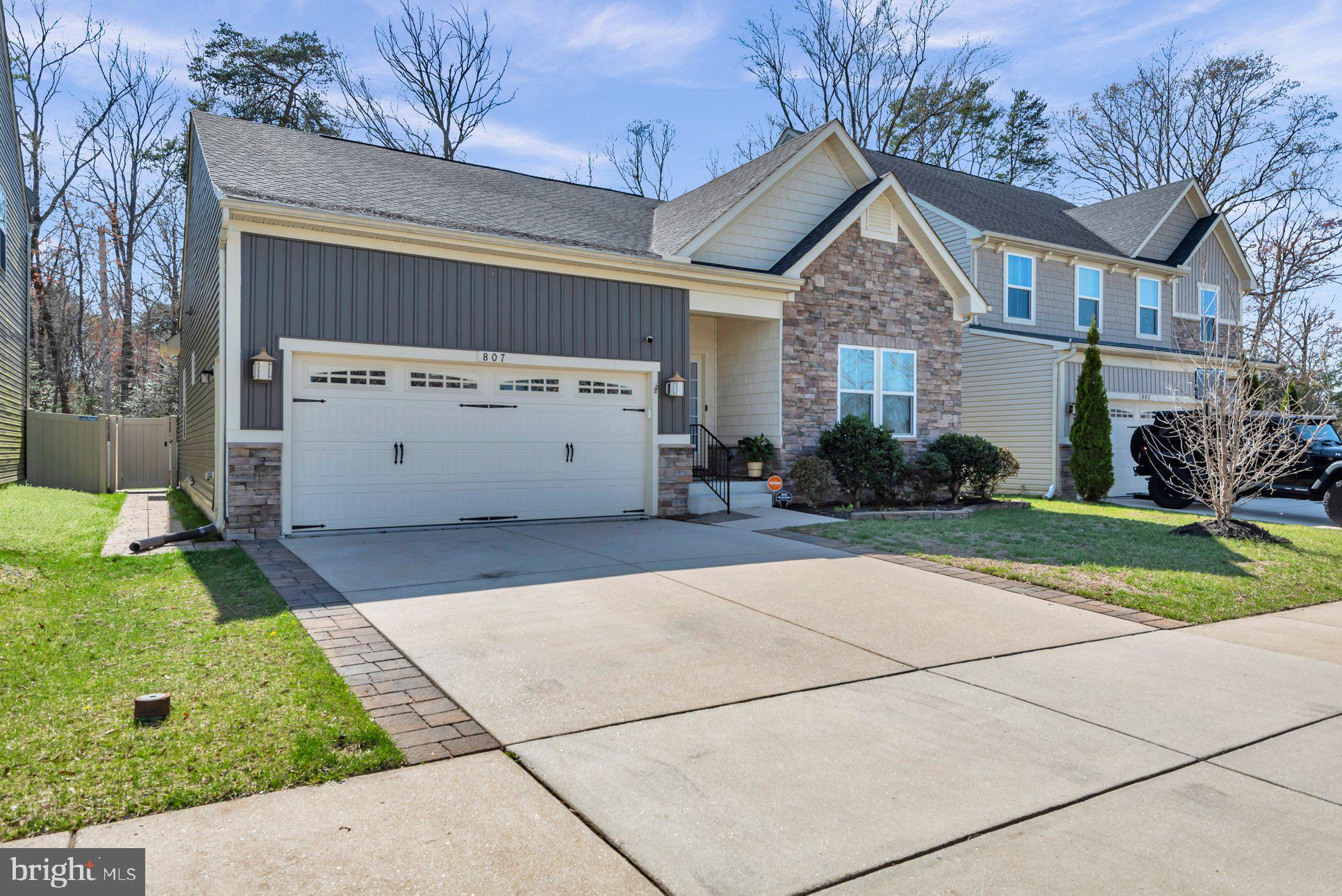 807 CREEKSIDE VILLAGE BOULEVARD