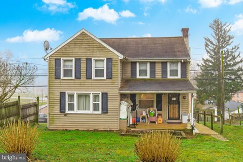 Photo of 790 E Hazel Avenue, Marietta, PA 17547 (MLS # PALA2047850)