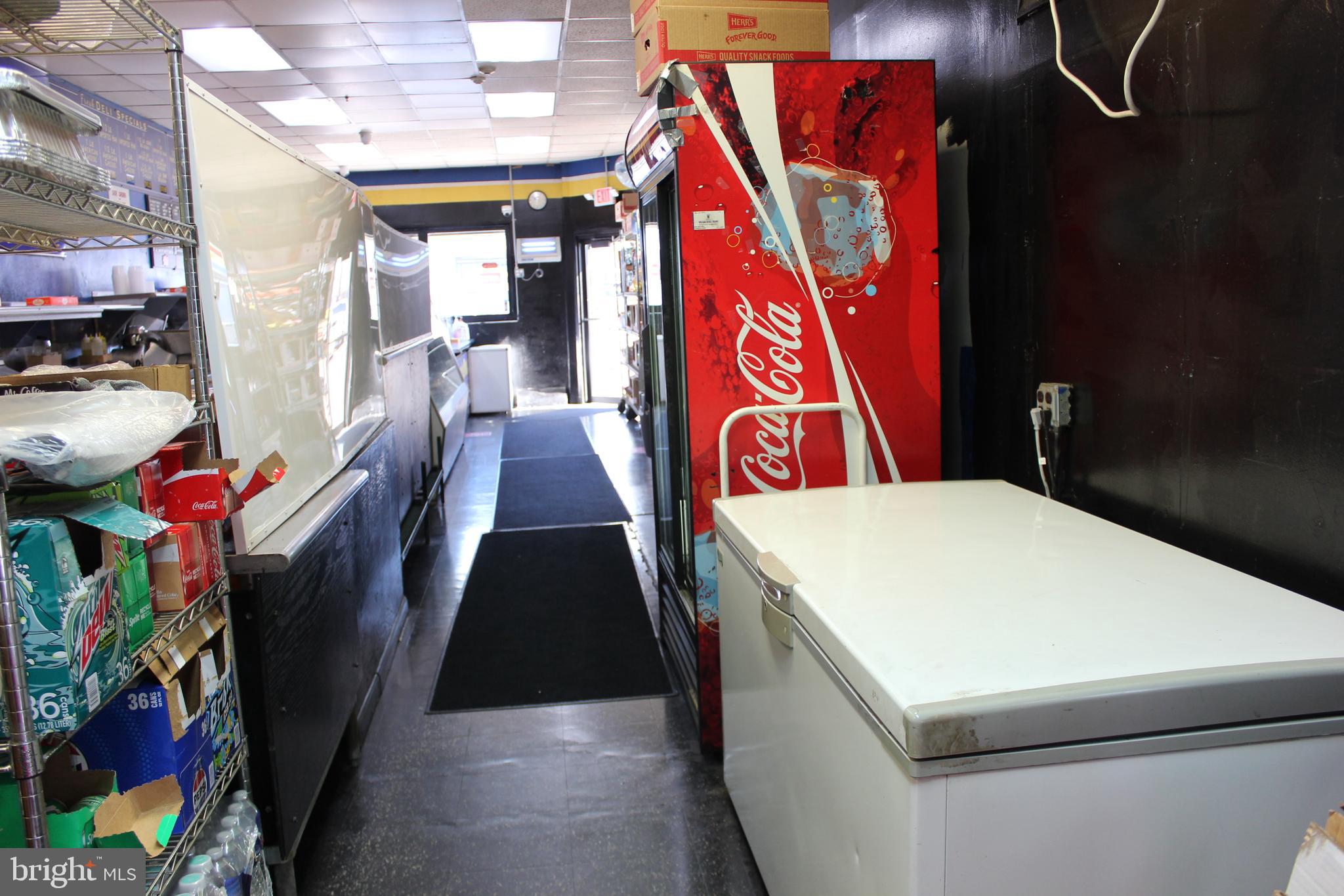KENSINGTON - Commercial Sale