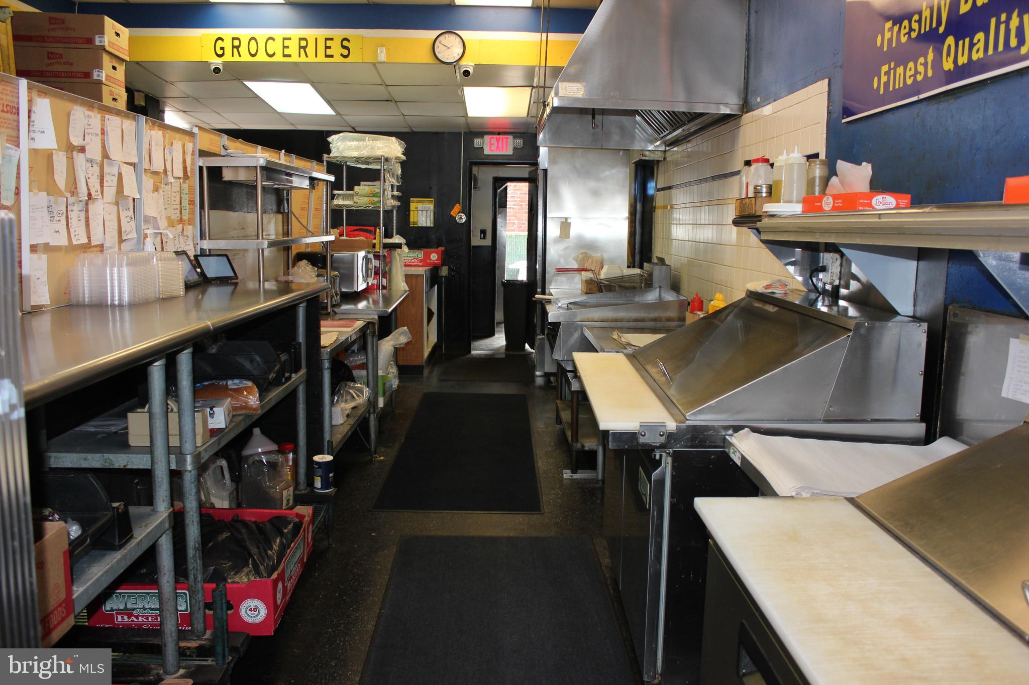 KENSINGTON - Commercial Sale