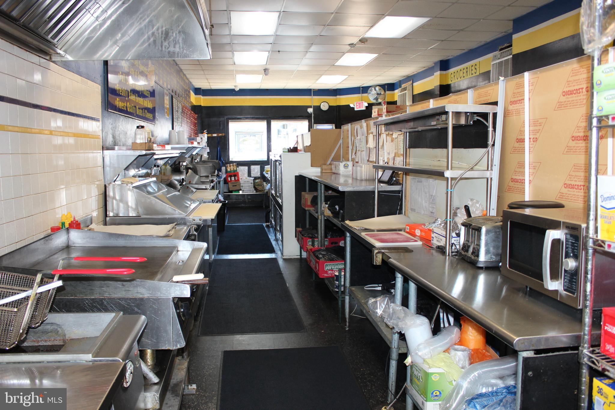 KENSINGTON - Commercial Sale