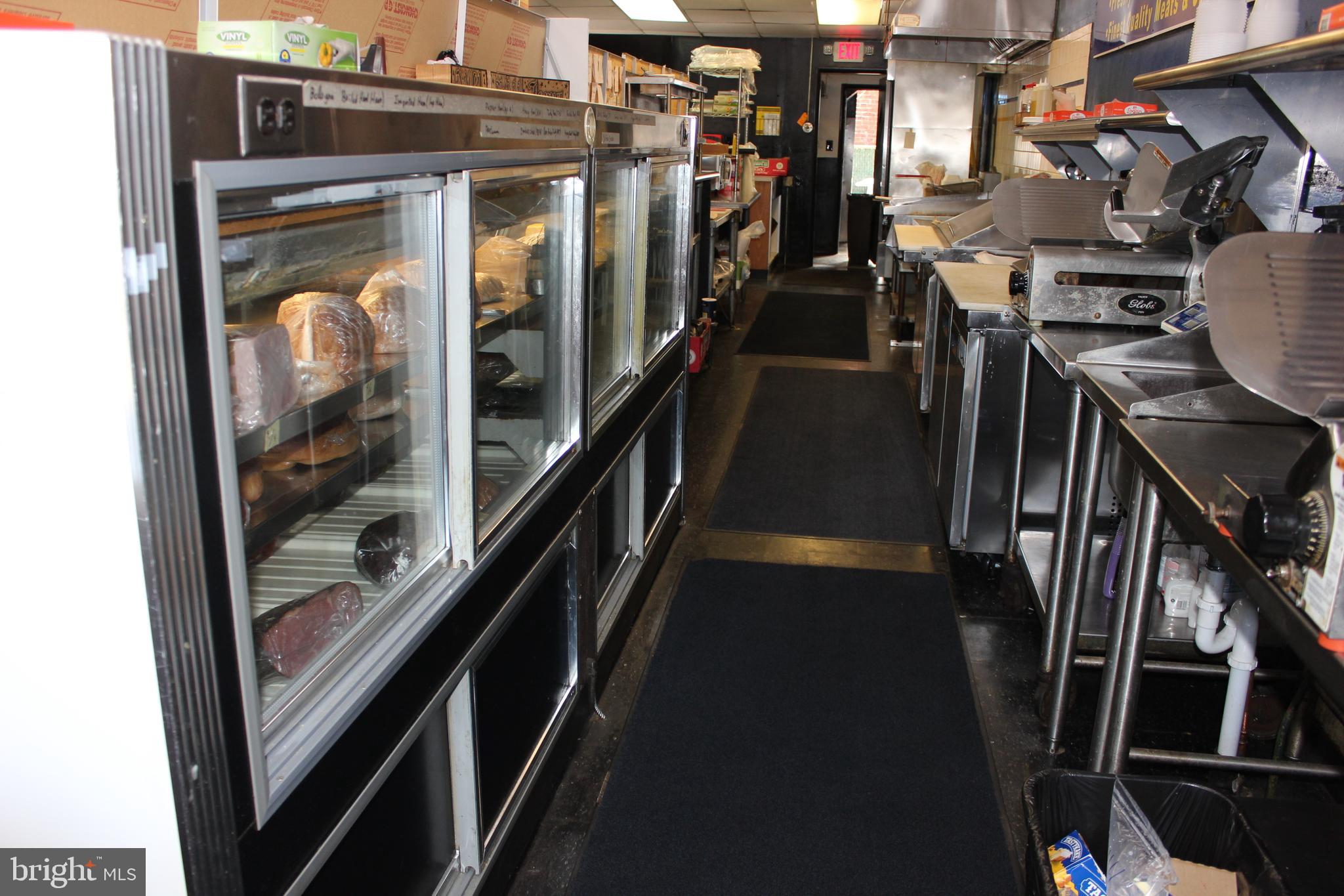 KENSINGTON - Commercial Sale