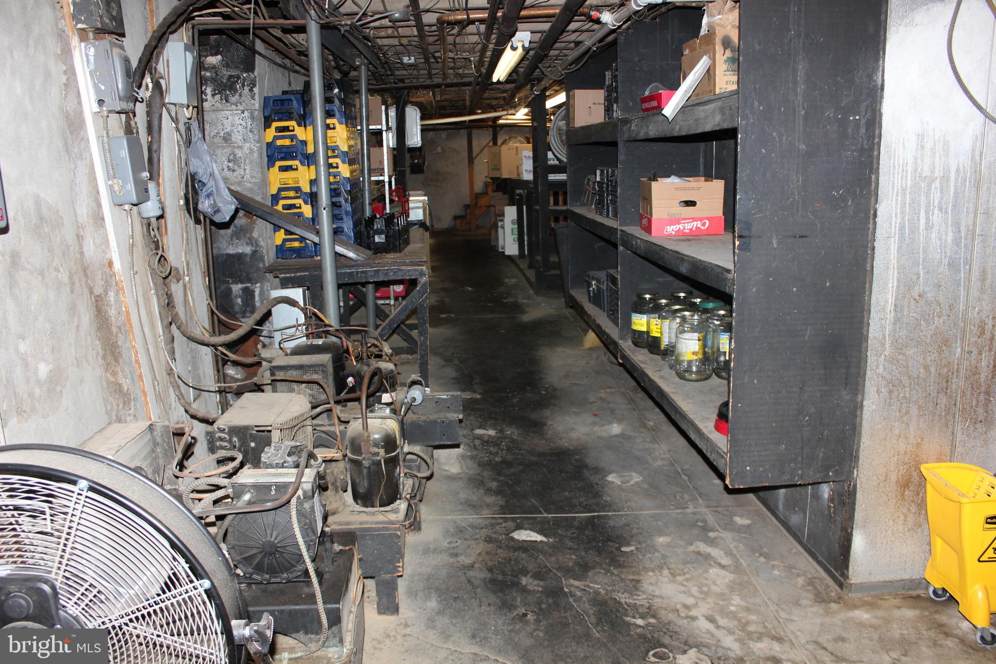 KENSINGTON - Commercial Sale