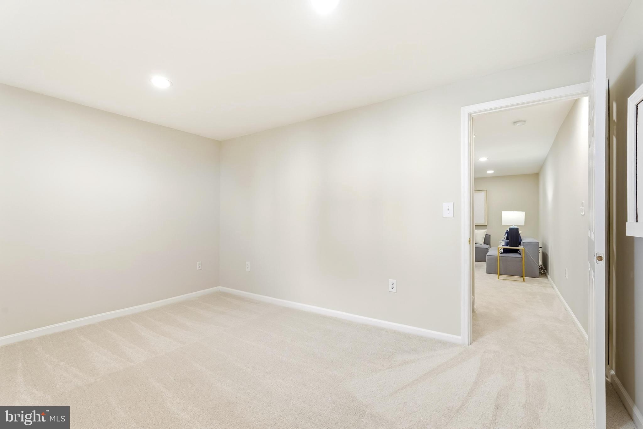 ASHBURN FARM - Residential