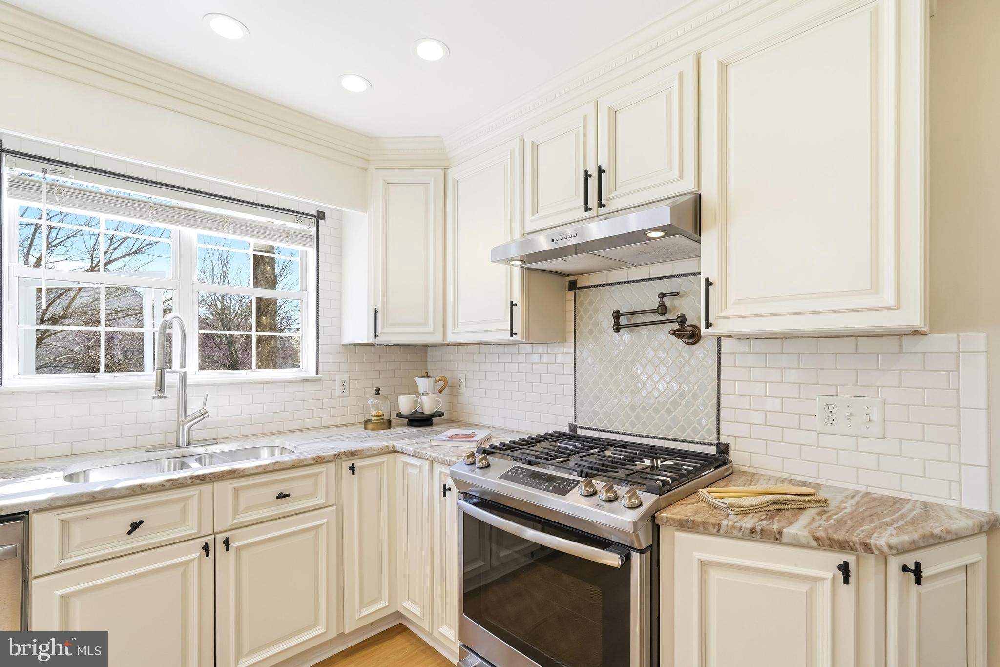 ASHBURN FARM - Residential