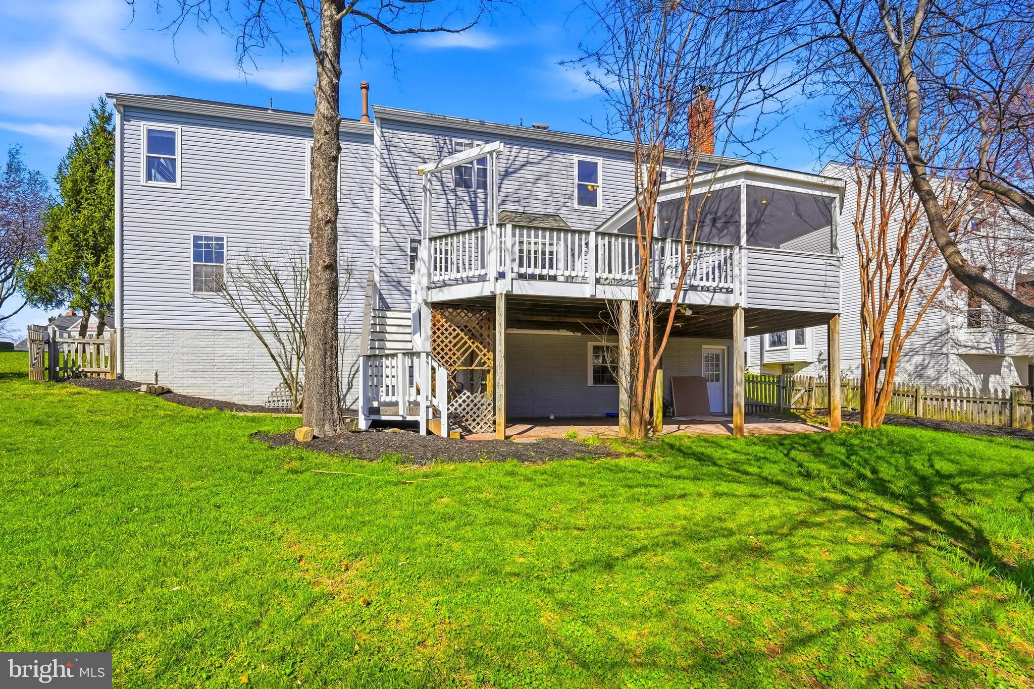 ASHBURN FARM - Residential