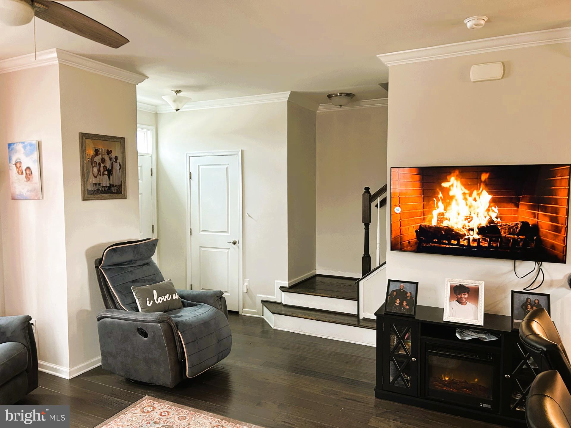 MONTGOMERY VIEW - Residential