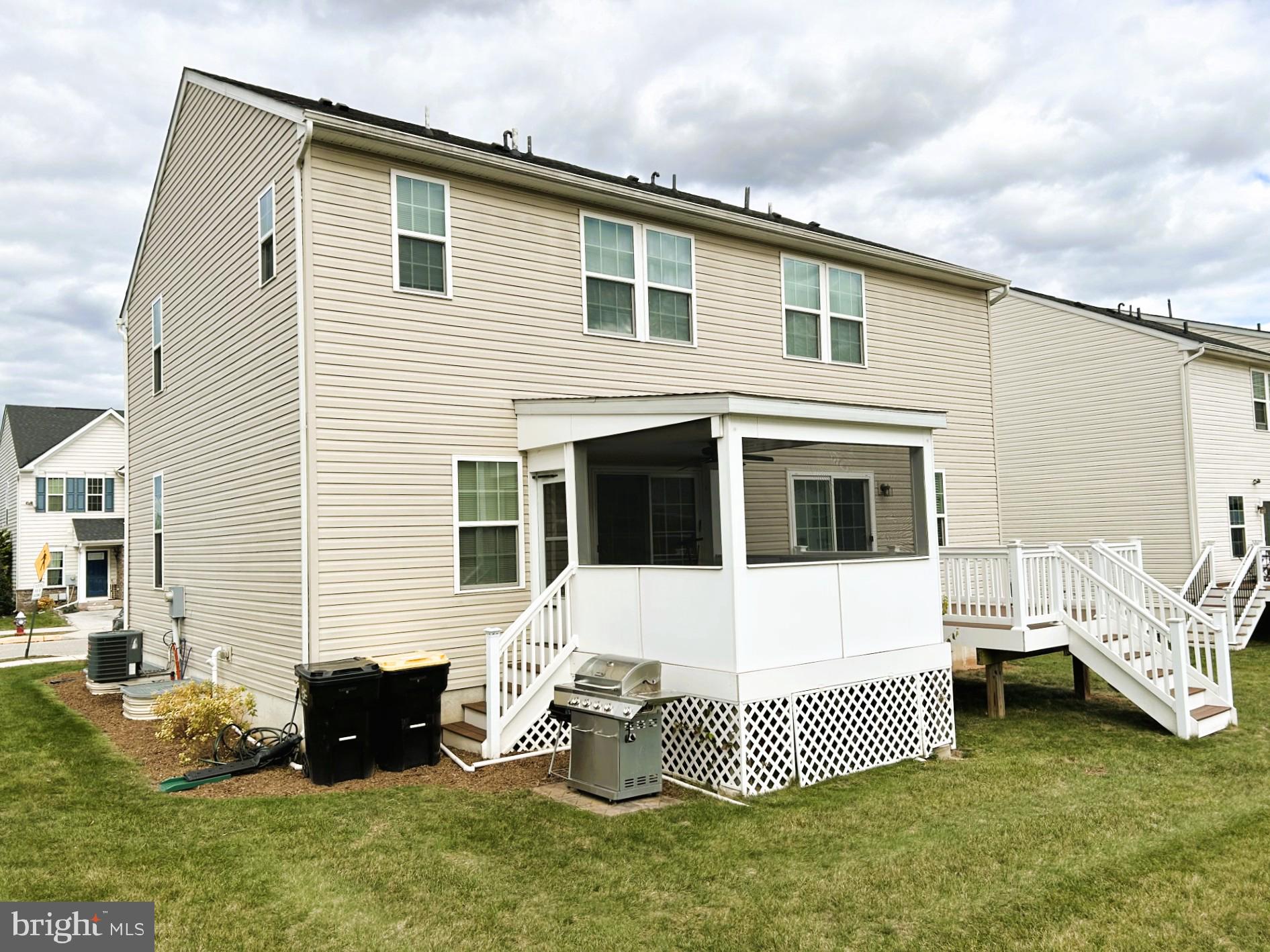 MONTGOMERY VIEW - Residential