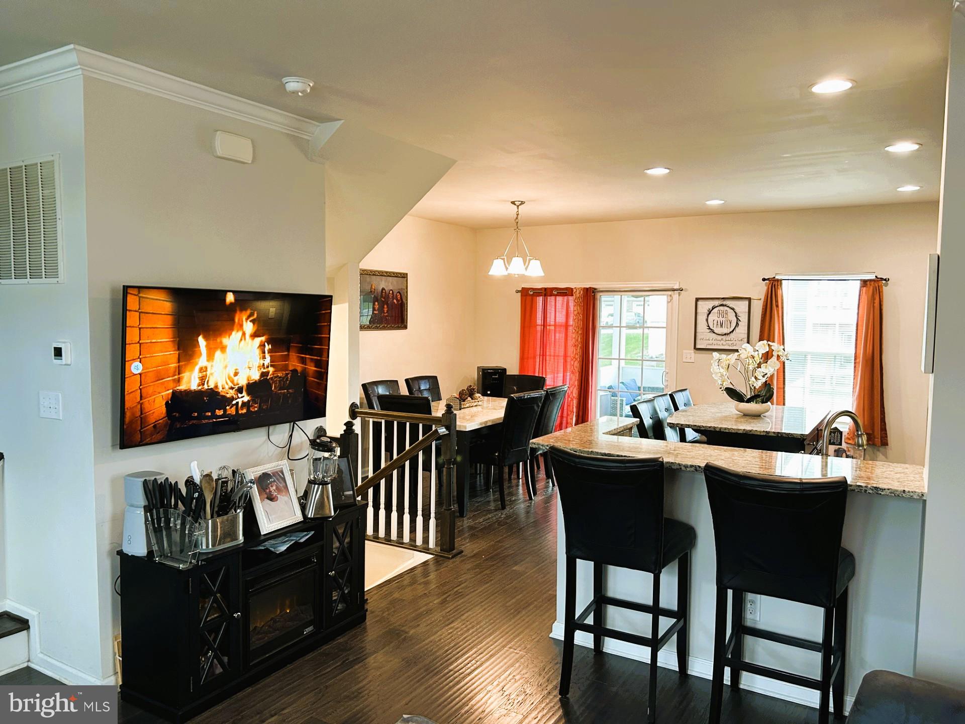 MONTGOMERY VIEW - Residential