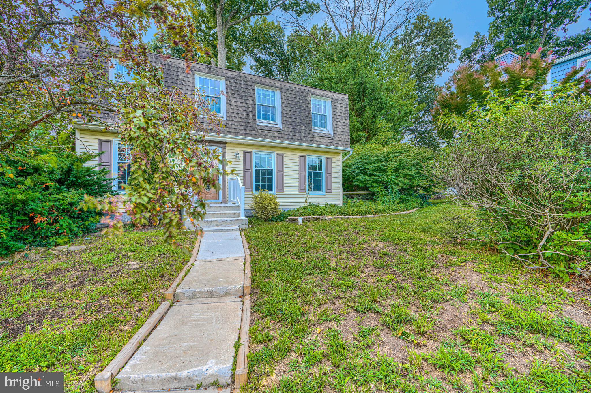 22 HEATHROW MANOR COURT