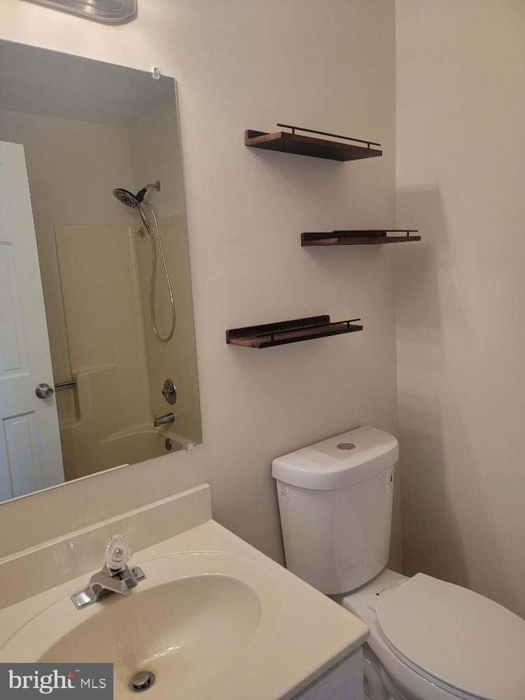 HERITAGE OAKS - Residential Lease