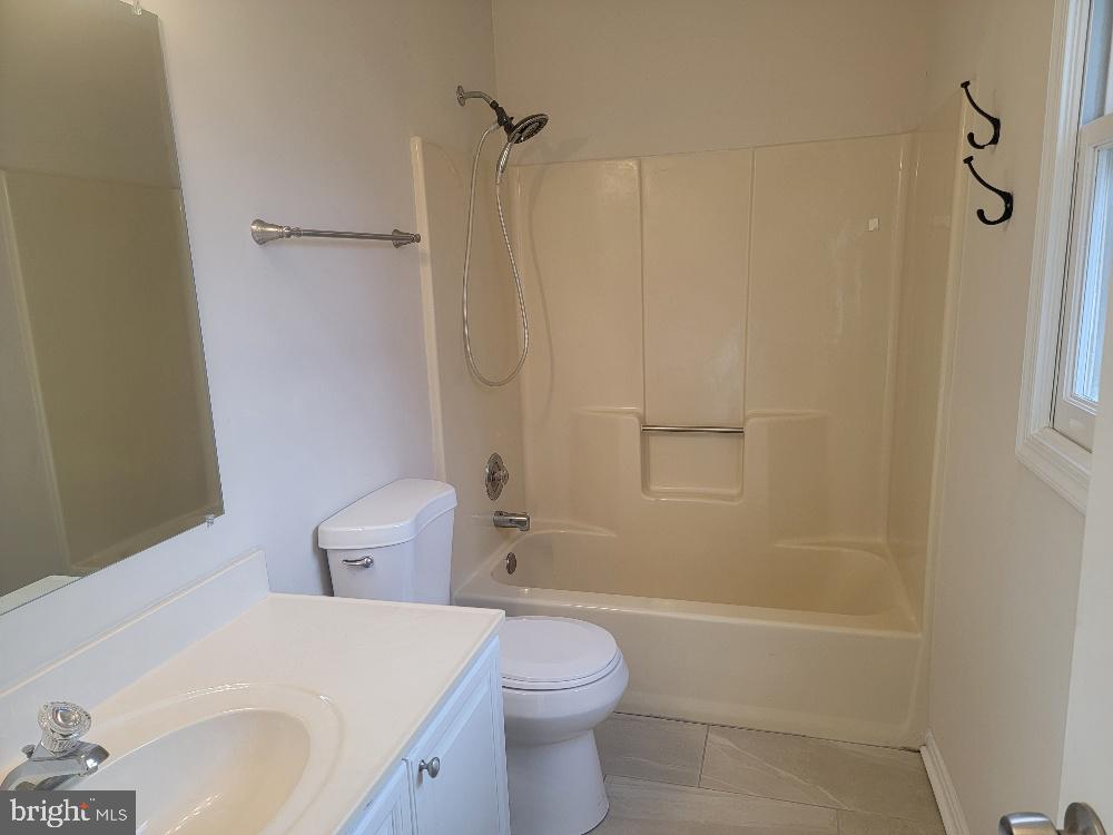HERITAGE OAKS - Residential Lease