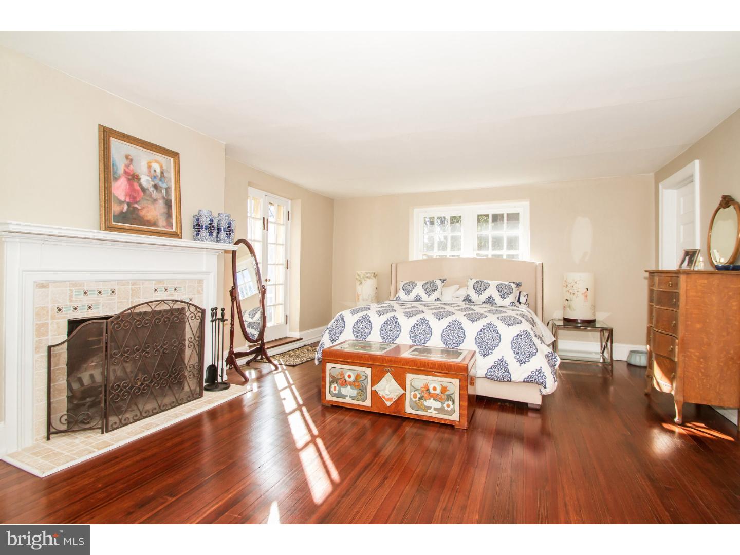 CHESTNUT HILL - Residential