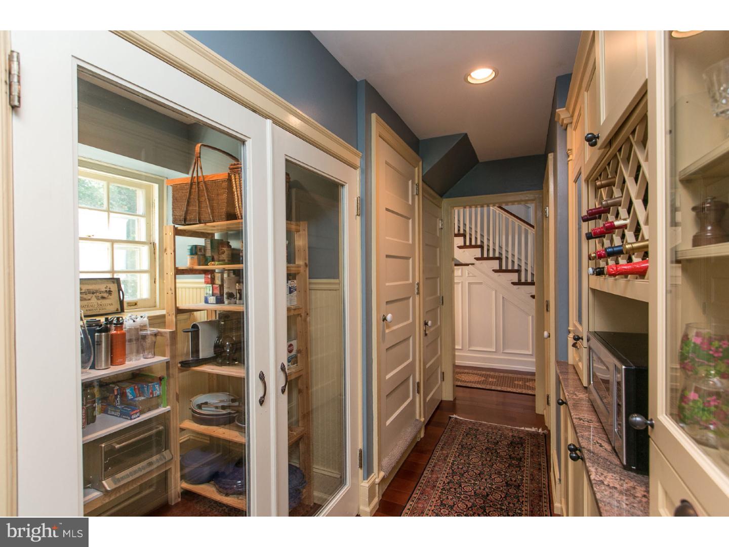 CHESTNUT HILL - Residential