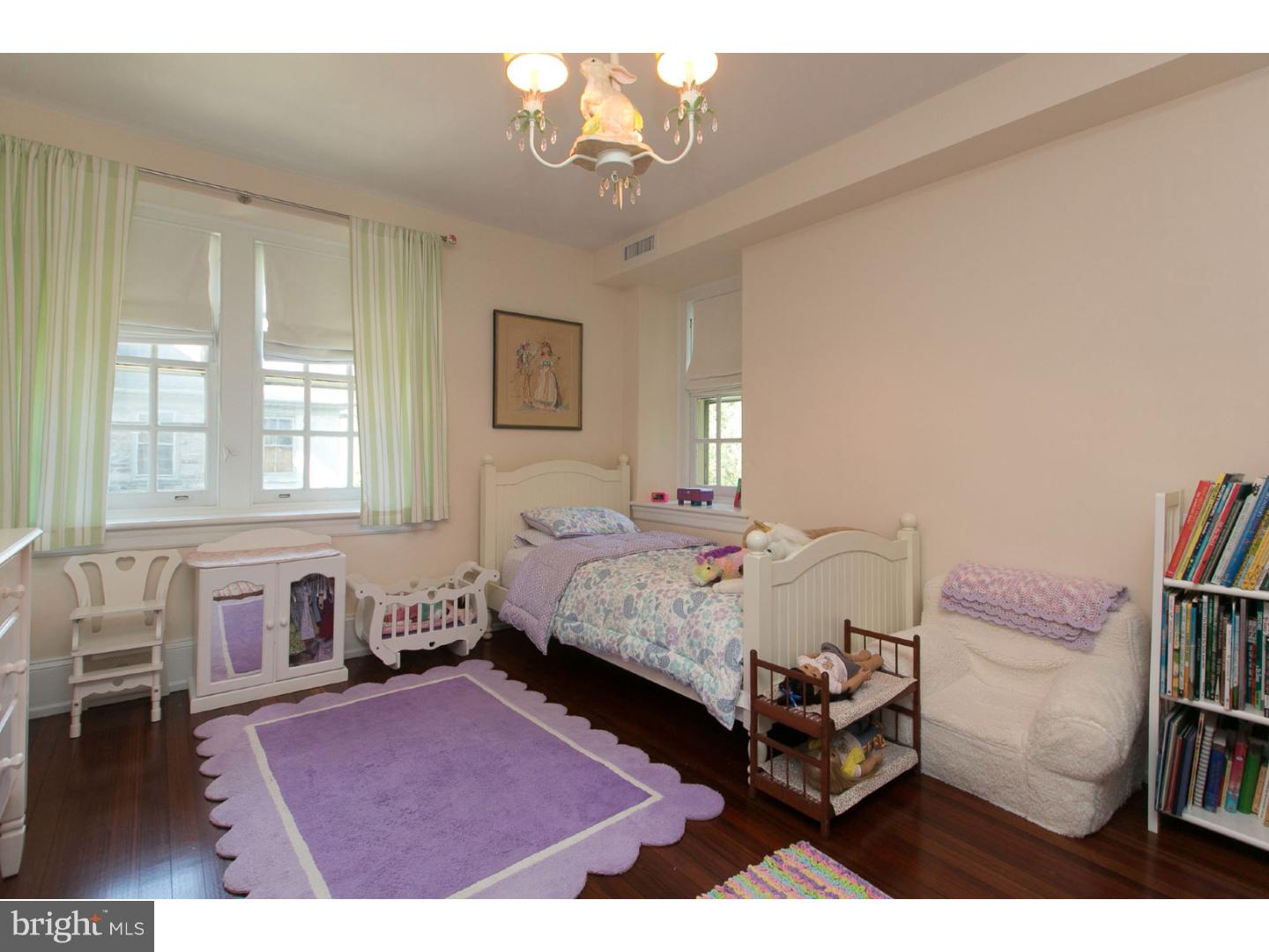 CHESTNUT HILL - Residential