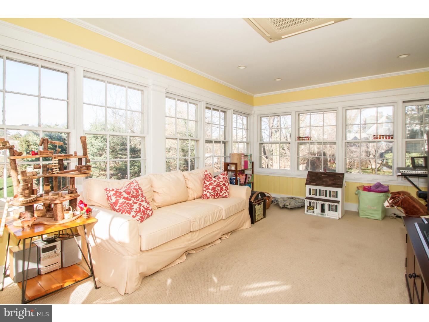 CHESTNUT HILL - Residential