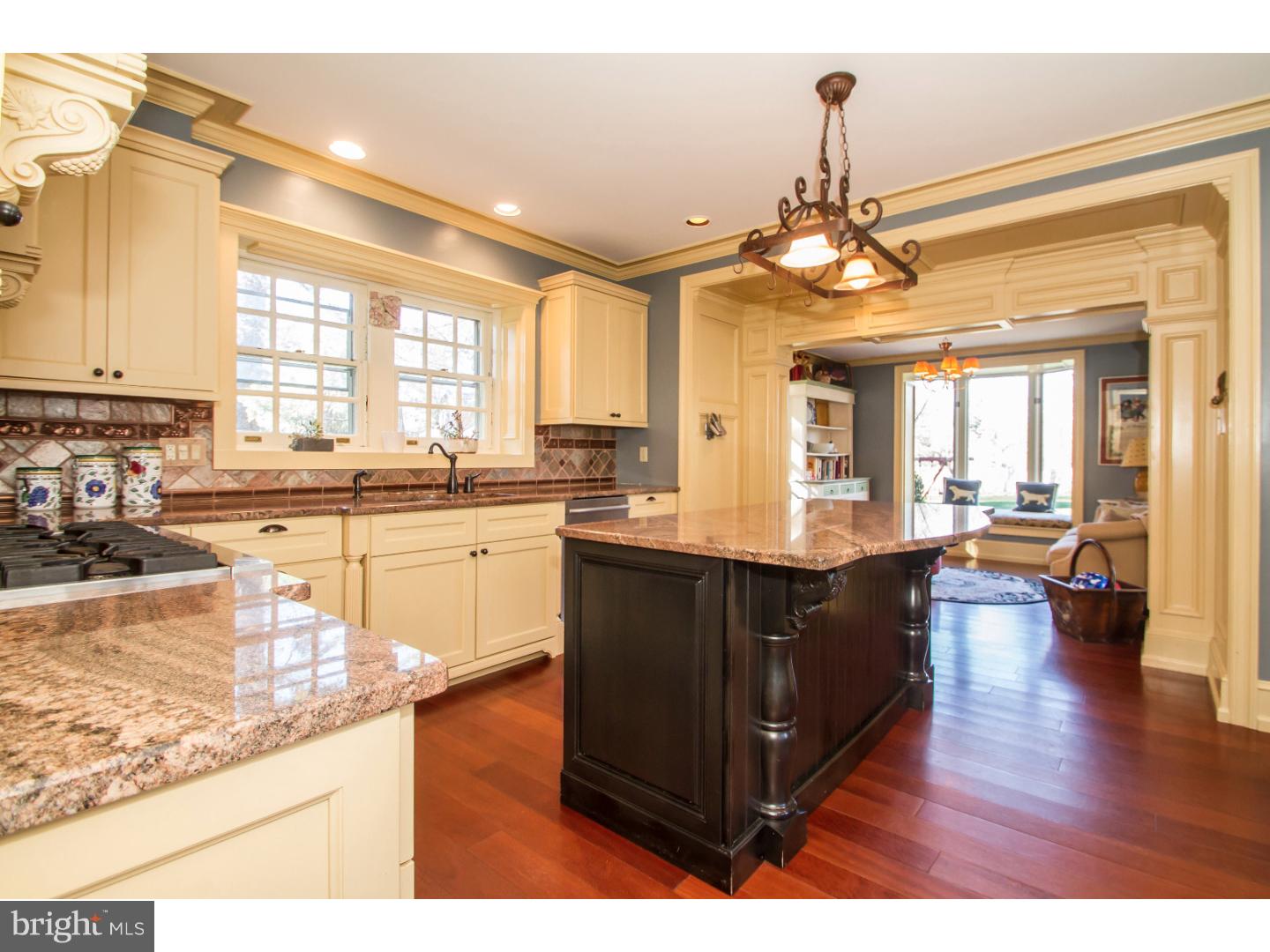 CHESTNUT HILL - Residential