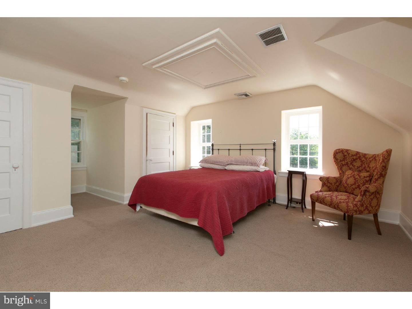 CHESTNUT HILL - Residential