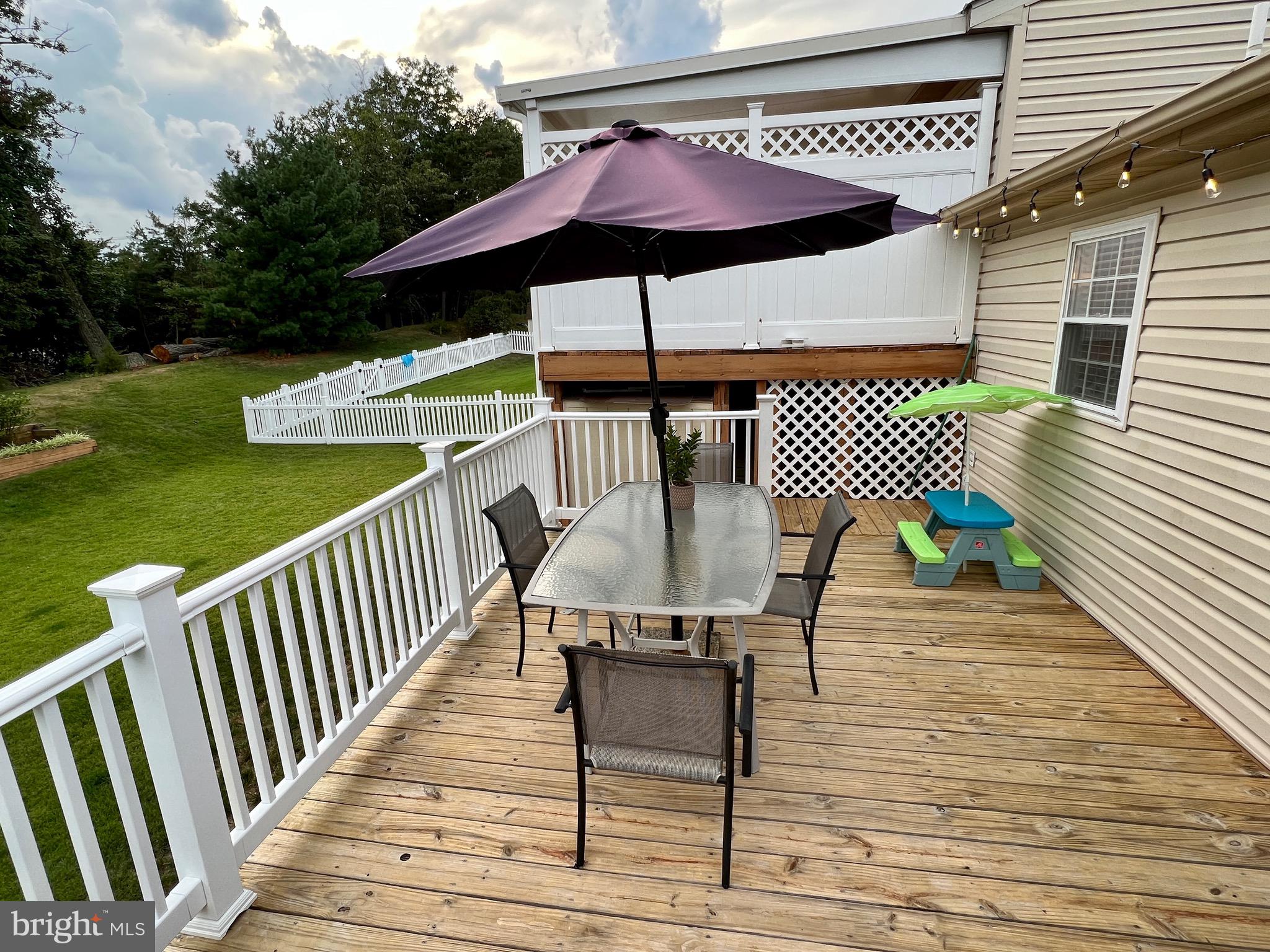 SEVEN COURTS - Residential