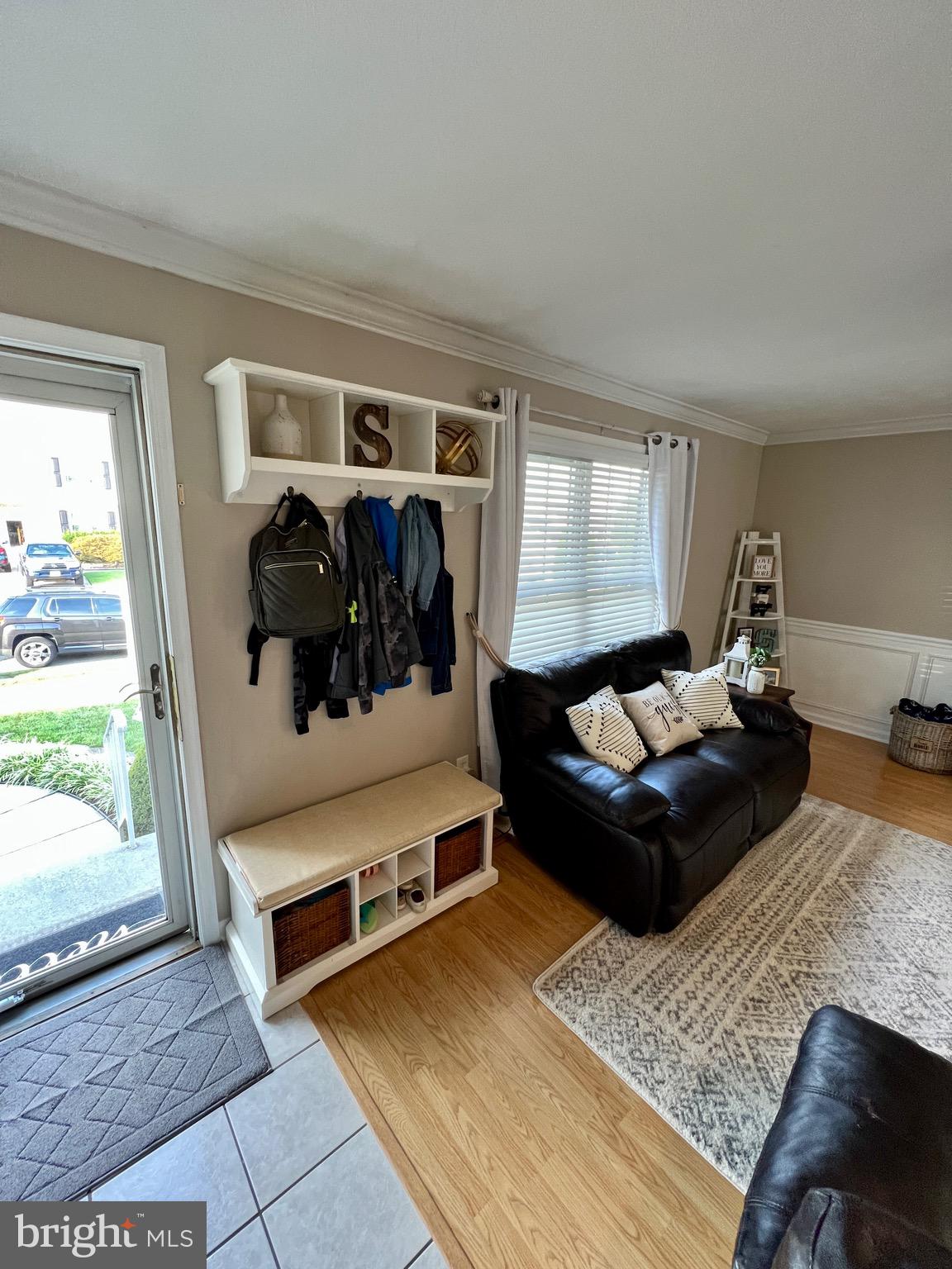 SEVEN COURTS - Residential