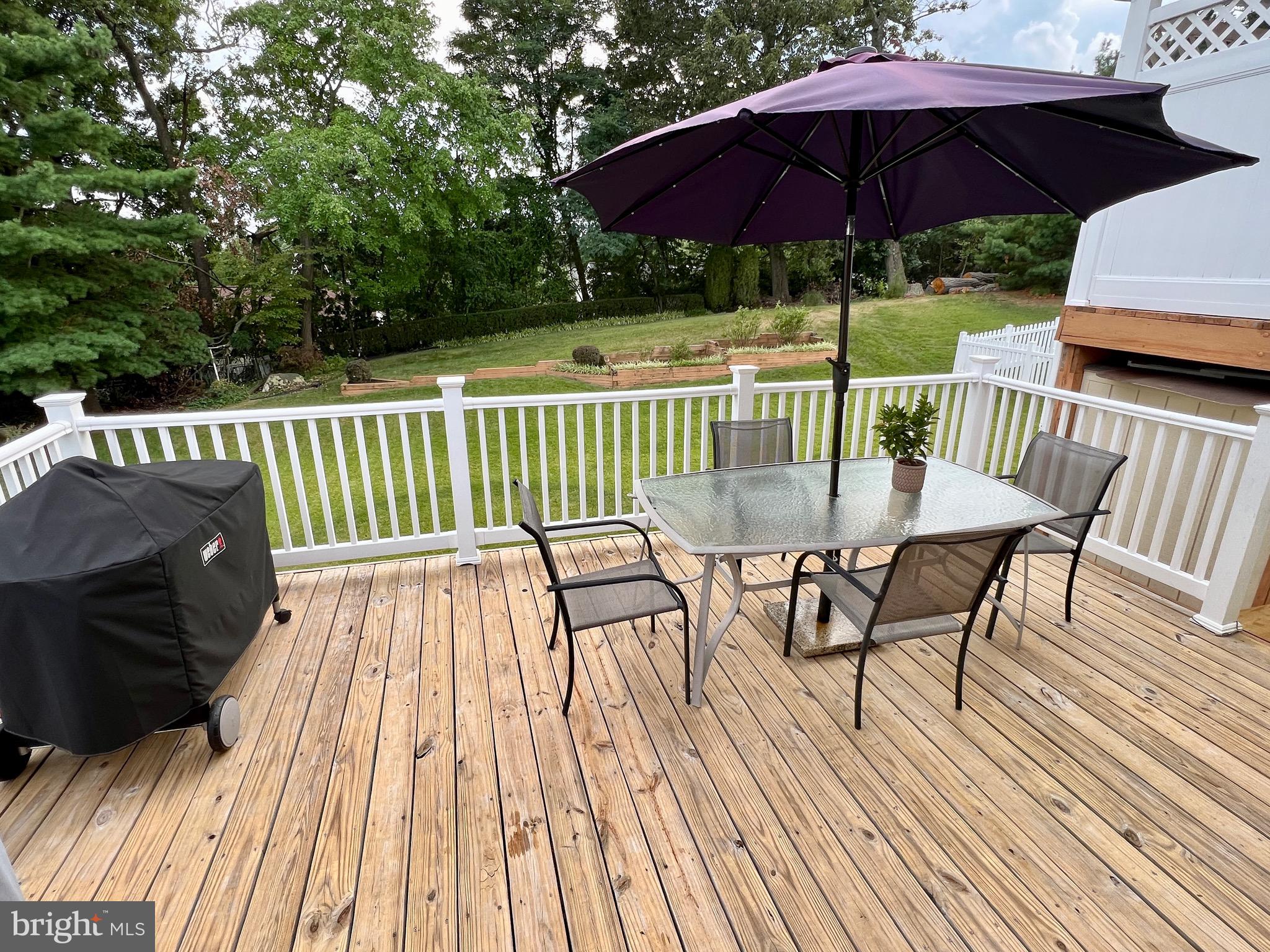 SEVEN COURTS - Residential