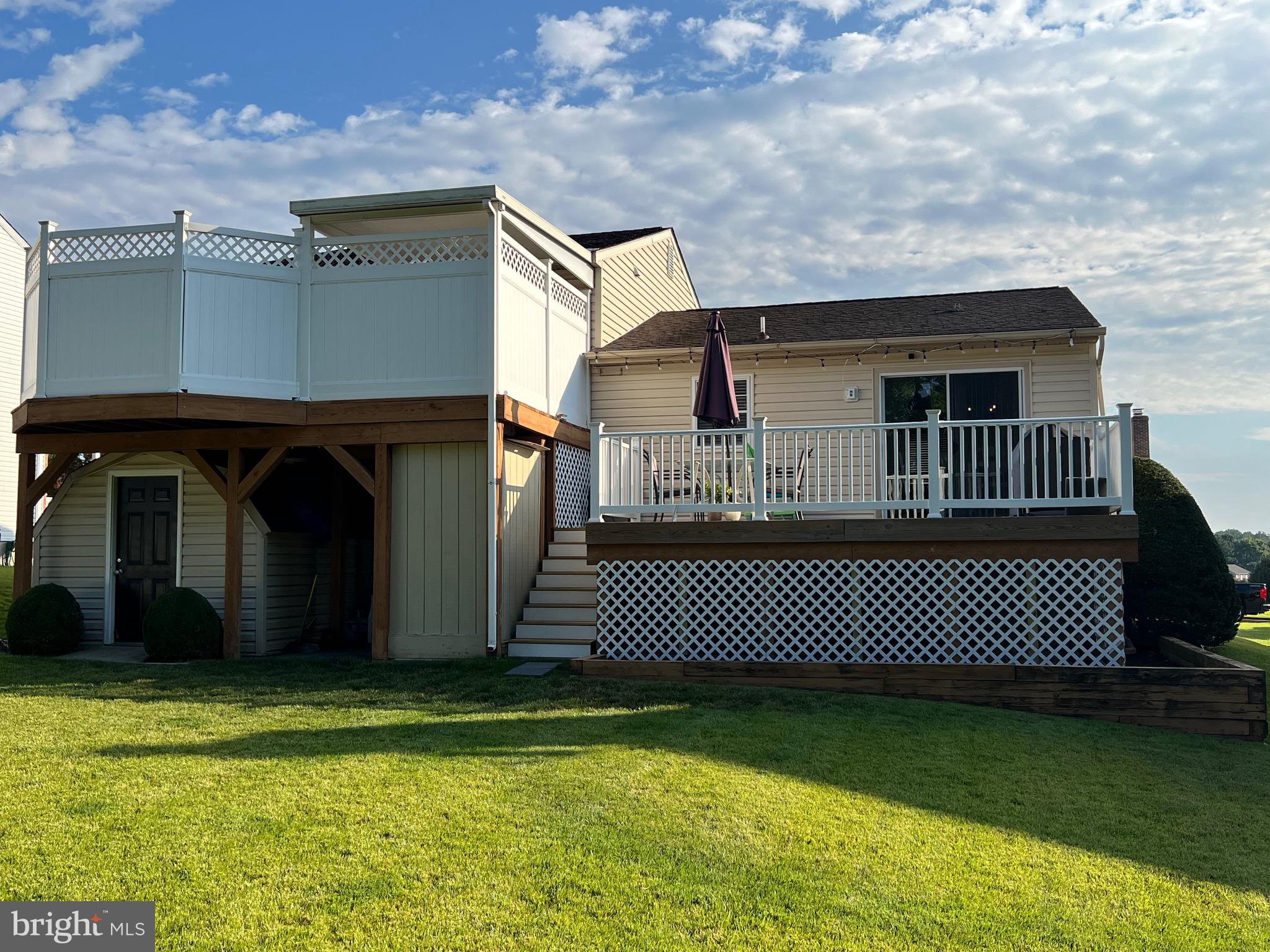 SEVEN COURTS - Residential