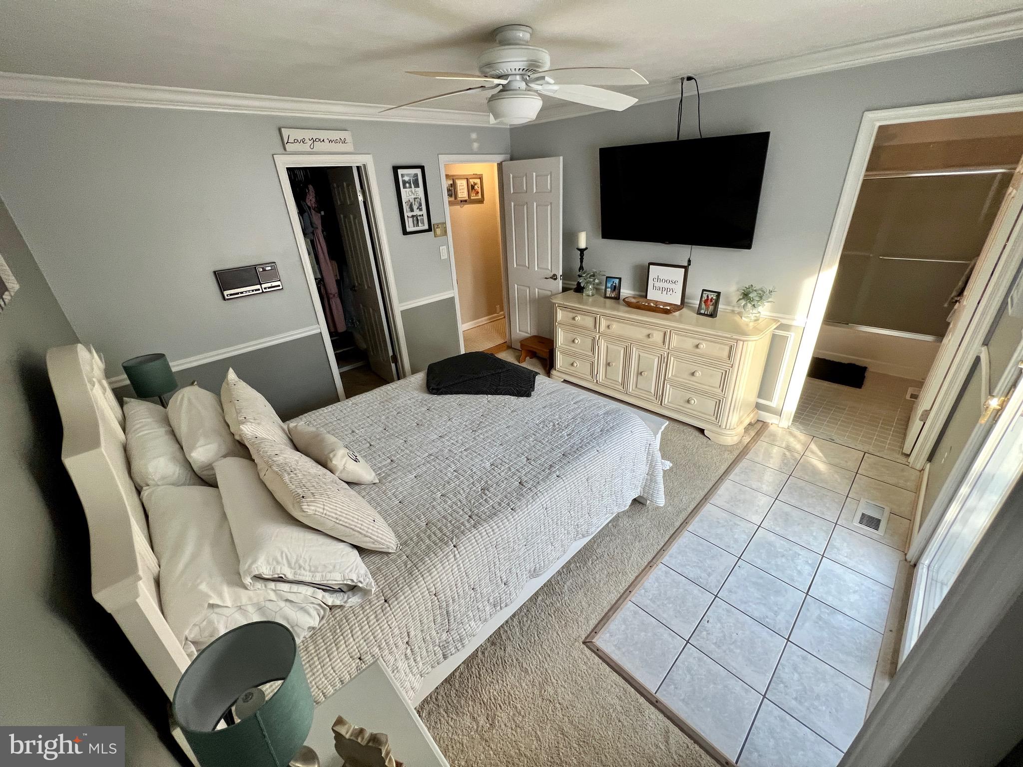 SEVEN COURTS - Residential