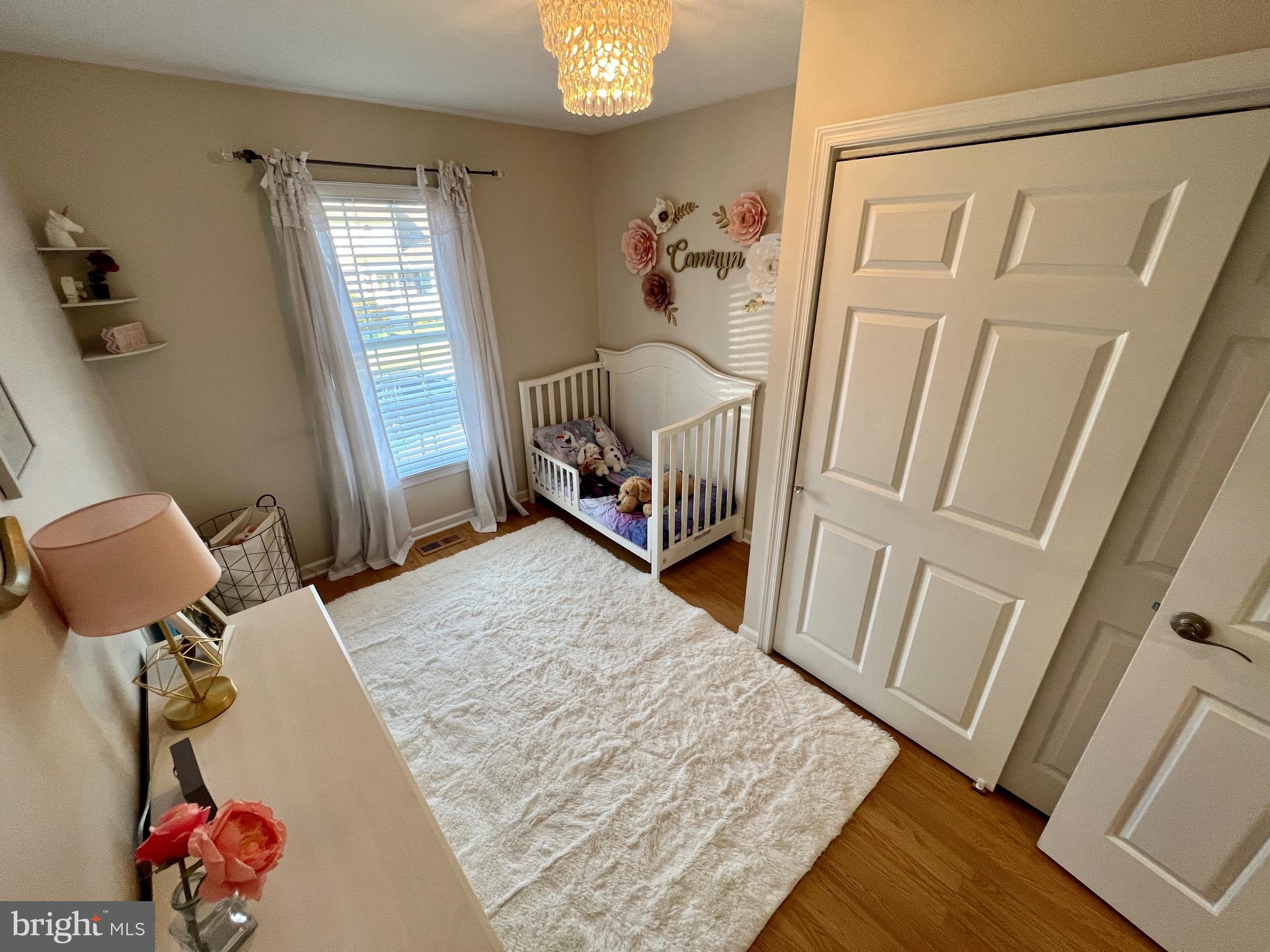 SEVEN COURTS - Residential