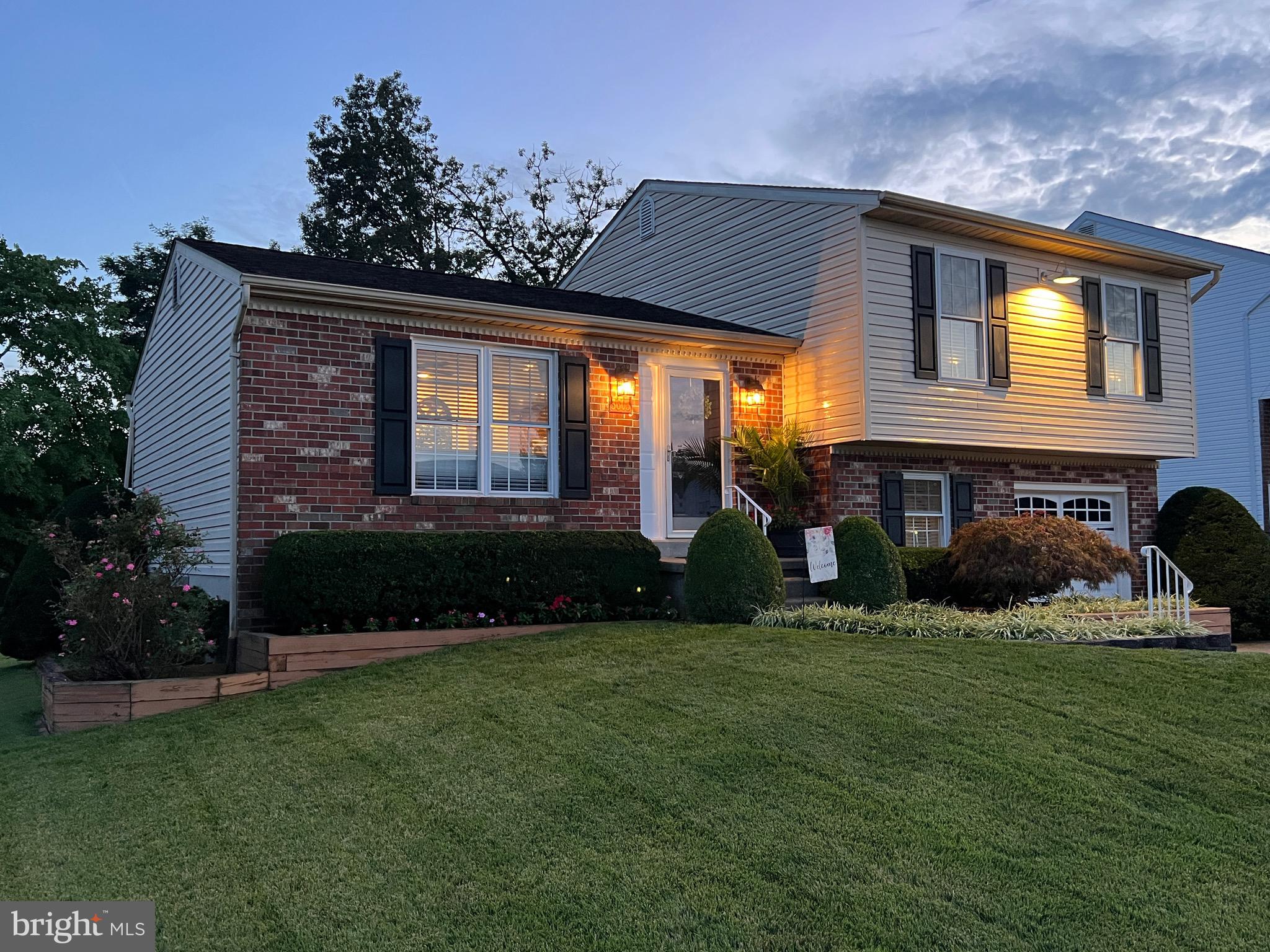 SEVEN COURTS - Residential